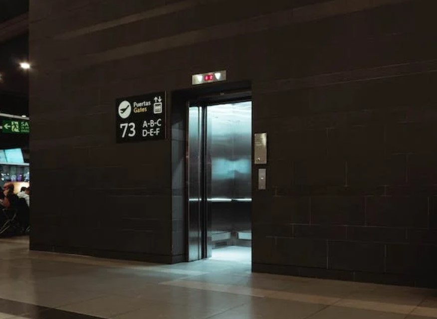 What types of goods lifts are available